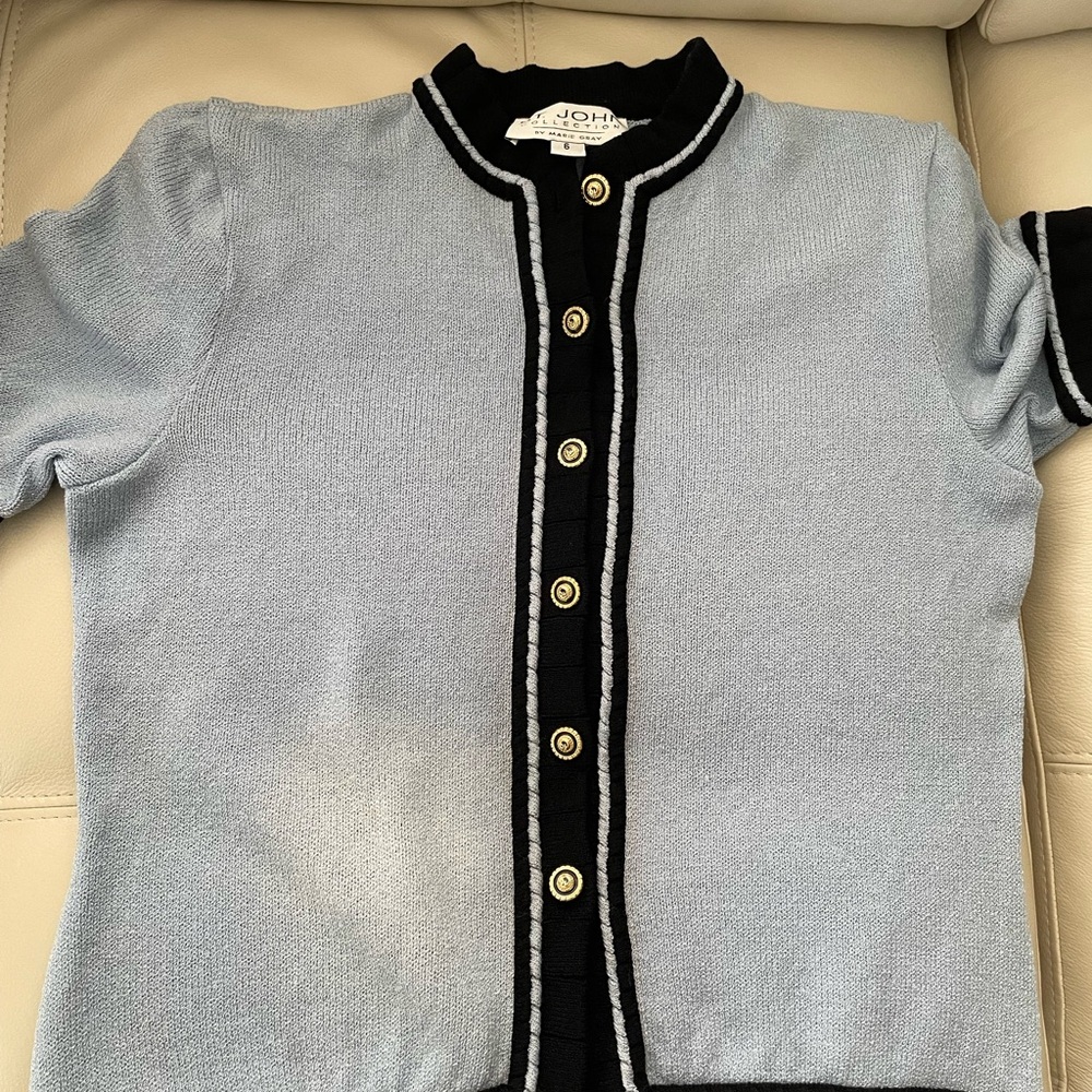 St. John Collection by Marie Gray short sleeve top size 6